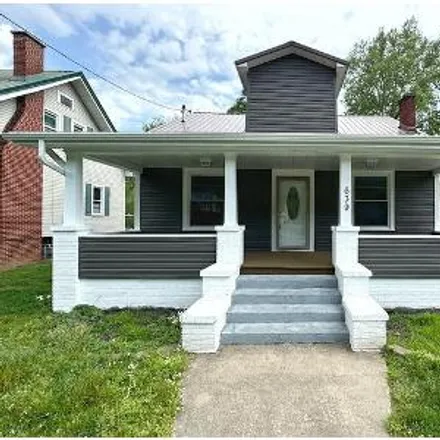 Buy this 3 bed house on 582 Kanawha Avenue East in Clendenin, WV 25045