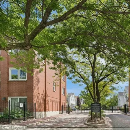 Buy this 3 bed townhouse on A-L in 2825 North Wolcott Avenue, Chicago