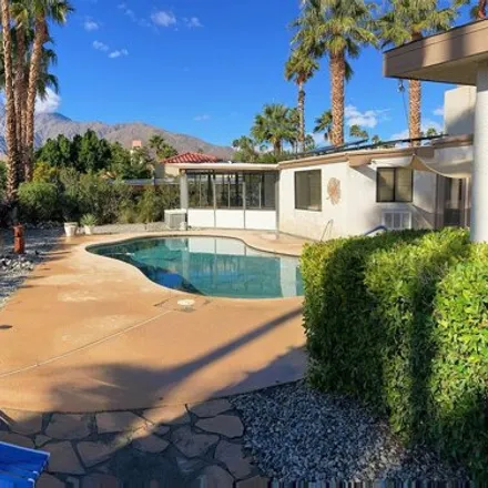 Image 4 - 1355 East Gem Circle, Palm Springs, CA 92262, USA - House for sale