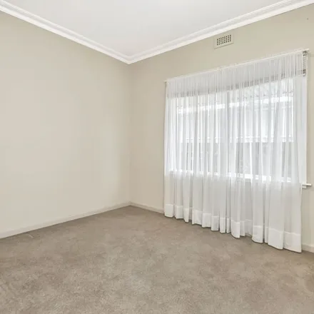 Image 8 - Cambridge Street, Wendouree VIC 3355, Australia - Apartment for rent