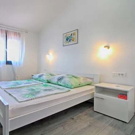 Rent this 3 bed house on Galižana in Antonio Pianella, 52216 Galižana