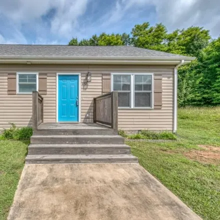 Buy this 2 bed house on 152 W Wilkshire Pl in Bristol, Tennessee