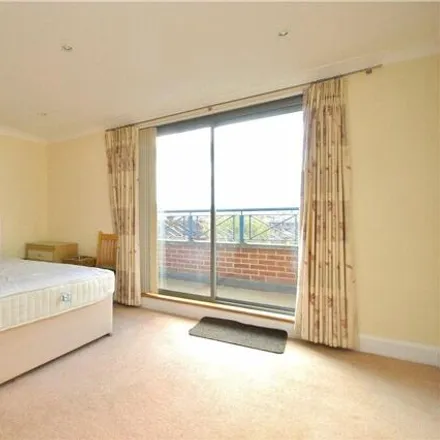 Image 5 - unnamed road, Guildford, GU1 4HT, United Kingdom - House for rent