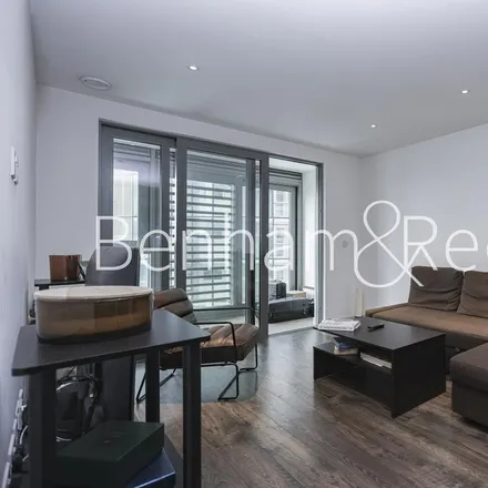 Image 1 - Westgate House, Ealing Road, London, TW8 0LN, United Kingdom - Apartment for rent