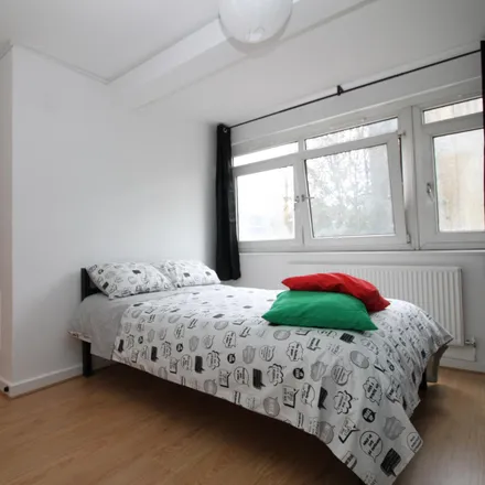 Rent this 5 bed room on Morpeth School in Portman Place, London
