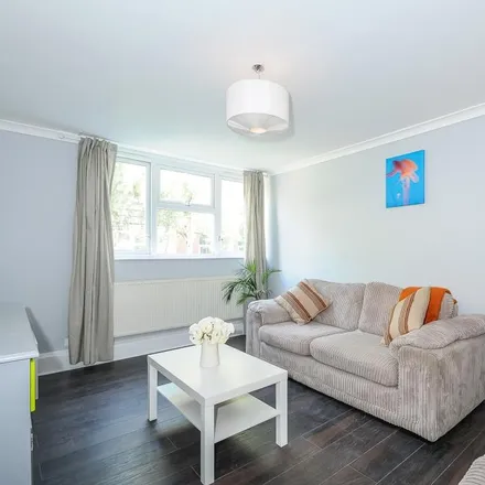 Rent this 3 bed apartment on Wayford Street in London, SW11 2UT