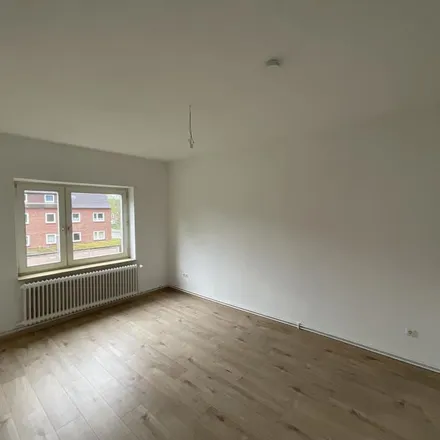 Rent this 2 bed apartment on Werftstraße 115 in 26382 Wilhelmshaven, Germany