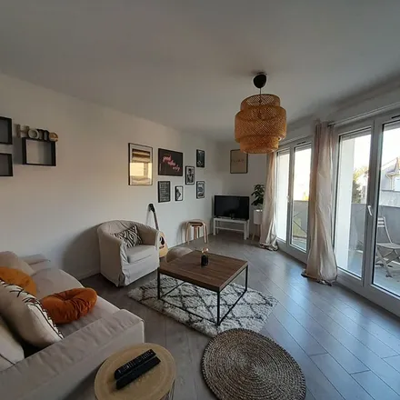 Rent this 2 bed apartment on 4 Rue Jules Verne in 78370 Plaisir, France