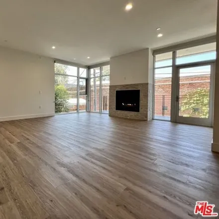 Image 4 - 9265 Burton Way Apt 204, Beverly Hills, California, 90210 - House for rent