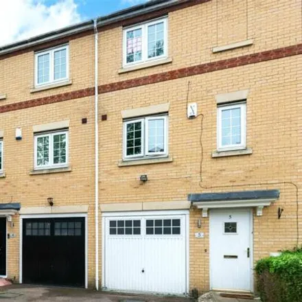 Buy this 3 bed townhouse on unnamed road in London, BR6 8PQ