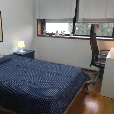 Rent this 4 bed room on Blue Drop in Travessa do Bairro da Areosa, 4200-323 Porto