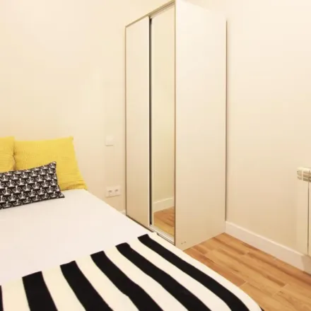 Rent this 4 bed apartment on Calle del Mesón de Paredes in 84, 28012 Madrid
