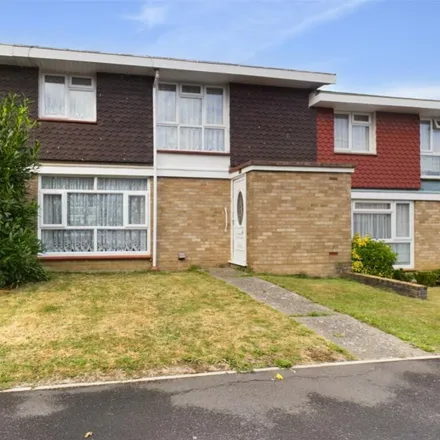 Rent this 4 bed townhouse on Belstedes in Basildon, SS15 5LG