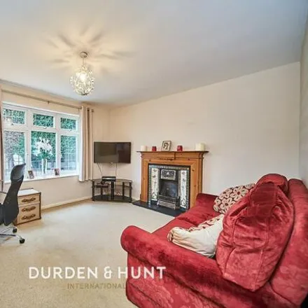 Image 7 - Coopers Close, Chigwell Row, IG7 6EX, United Kingdom - House for sale