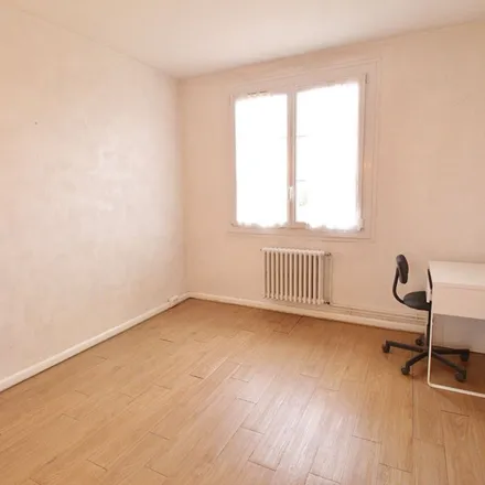 Rent this 3 bed apartment on 8 Rue du Docteur Calmette in 14000 Caen, France