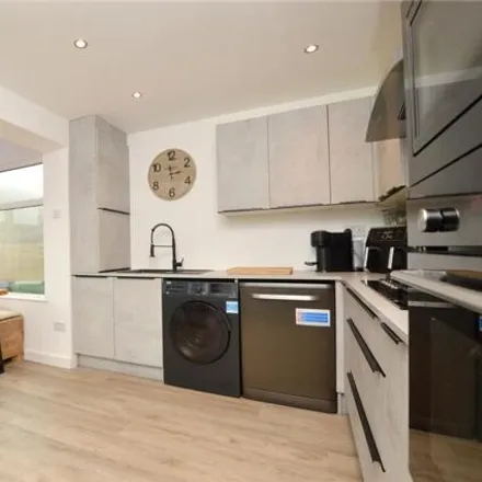 Image 2 - 16 New Park Walk, Farsley, LS28 5TP, United Kingdom - Townhouse for sale