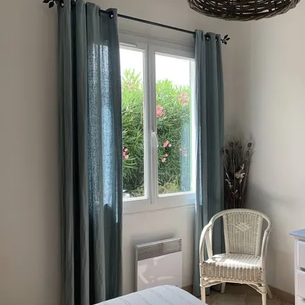 Rent this 3 bed house on 83400 Hyères