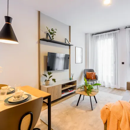 Rent this studio apartment on Madrid in Calle de Beatriz Galindo, 8