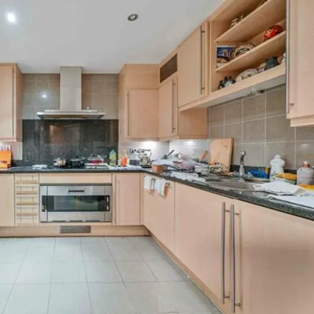 Image 5 - Mary's Court, 4 Palgrave Gardens, London, NW1 6EW, United Kingdom - Apartment for sale