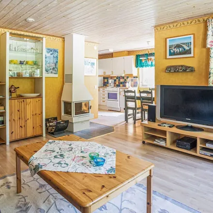 Rent this 4 bed house on Hjälteby in 471 72 Tjörns kommun, Sweden