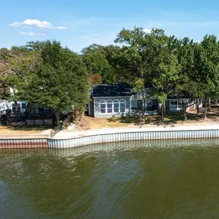 Buy this 6 bed house on 272 Harbor Drive in Gun Barrel City, TX 75156