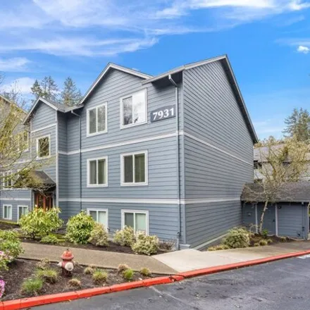Buy this 2 bed condo on 7937 Southwest 40th Avenue in Portland, OR 97219