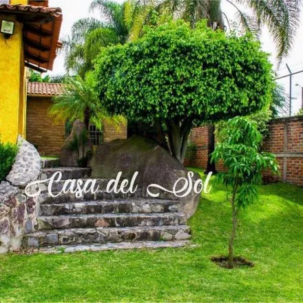 Buy this 3 bed house on Halcón in Jardines de La Calera, 45675 Región Centro