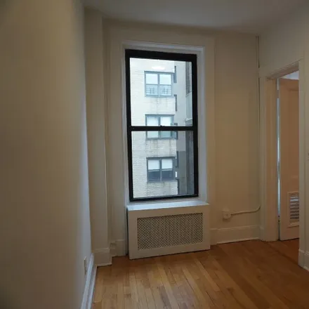 Image 5 - 22 East 81st Street, New York, NY 10028, USA - House for rent