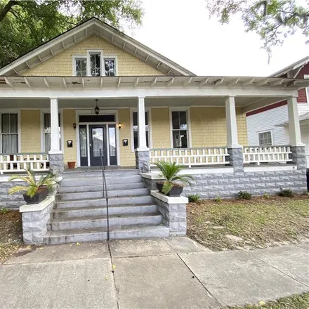 Rent this 3 bed townhouse on 1158 East 32nd Lane in Savannah, GA 31404
