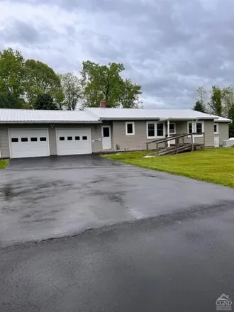 Buy this 3 bed house on 14 Pin Oak Dr in Kinderhook, New York