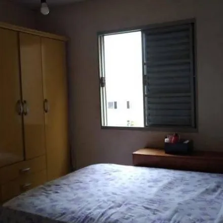 Rent this 2 bed apartment on Avenida Sara Zirlis in Vila Lutécia, Santo André - SP