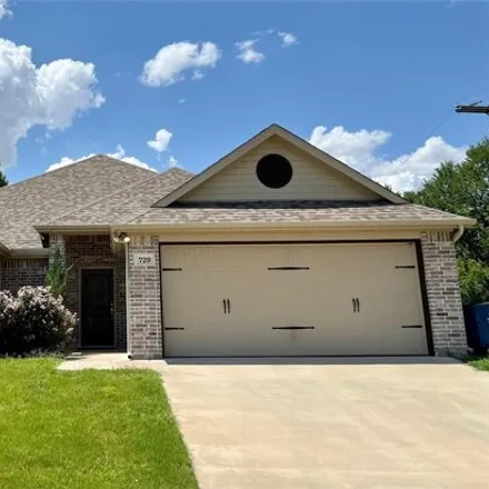 Rent this 3 bed house on 150 Old Tunnel Road in Aledo, TX 76008