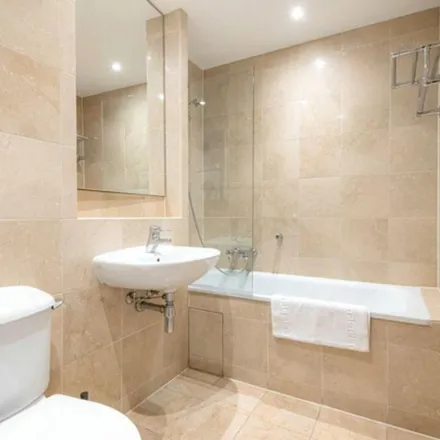 Image 1 - Westferry Circus, Canary Wharf, London, E14 8RP, United Kingdom - Apartment for rent