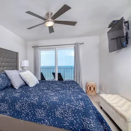 Rent this 3 bed condo on North Redington Beach