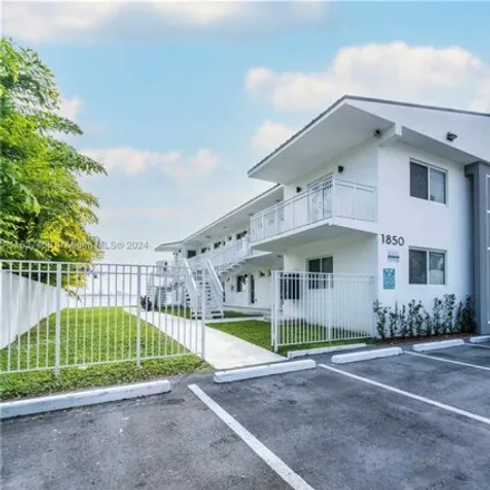 Image 2 - 1850 South Treasure Drive, North Bay Village, Miami-Dade County, FL 33141, USA - Apartment for rent