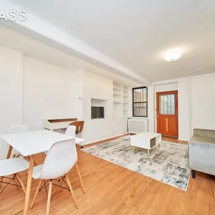 Image 1 - 274 West 71st Street, New York, NY 10023, USA - House for rent