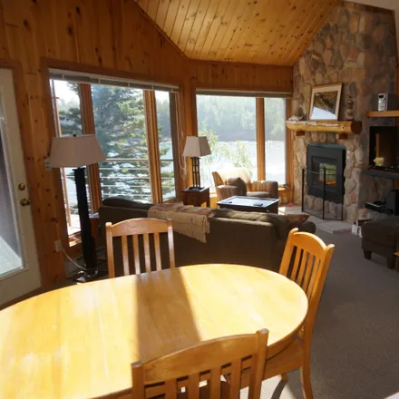 Image 3 - 7th Avenue, Two Harbors, MN 55616, USA - Loft for sale