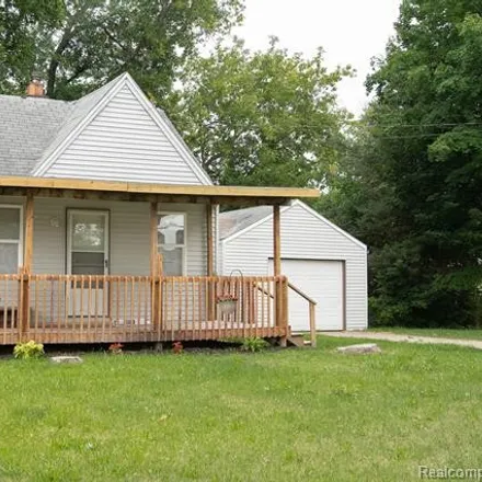 Buy this 2 bed house on 3817 North Term Street in Flint, MI 48506