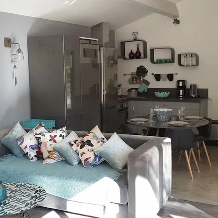 Rent this 2 bed house on 84110 Vaison-la-Romaine