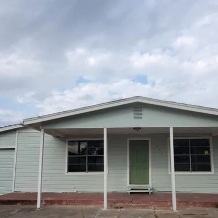 Image 1 - 1067 East Adams Avenue, Harlingen, TX 78550, USA - House for rent