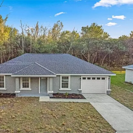 Buy this 3 bed house on Southeast 37th Terrace in Marion County, FL 34320