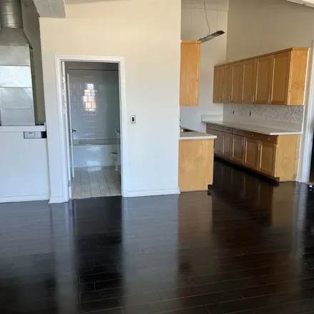 Image 1 - 411 Wall Street, Los Angeles, CA 90013, USA - Apartment for rent