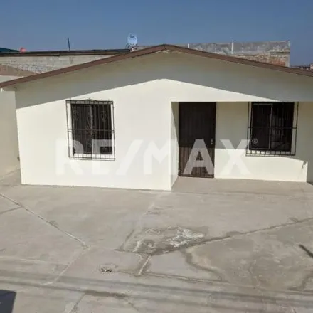 Rent this 2 bed house on Boulevard Granados 2602 in 22203 Chilpancingo, BCN