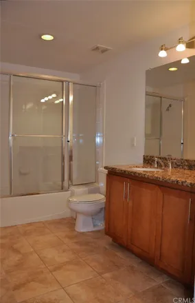 Image 3 - 15, West Seaside Way, Long Beach, CA 90802, USA - Condo for sale