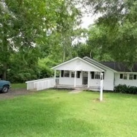Rent this 3 bed house on 131 North Pine Street in Summerville, SC 29483