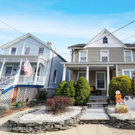 Rent this 3 bed house on 89 Church Street in Keyport, Monmouth County