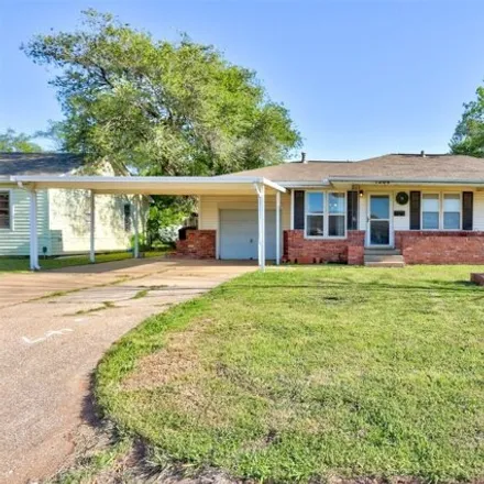 Buy this 3 bed house on 1238 Mark Street in Shawnee, OK 74801