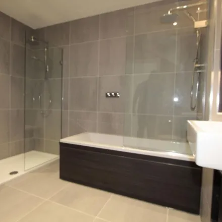 Rent this 3 bed apartment on Lonsdale House in Woodberry Down, London