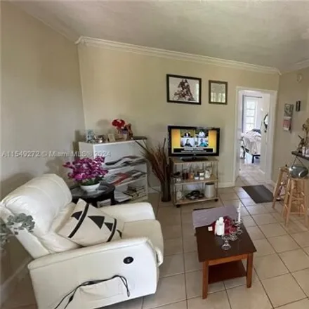 Image 3 - 1280 West 54th Street, Hialeah, FL 33012, USA - Condo for sale