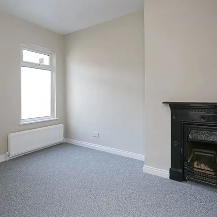Rent this 2 bed apartment on Hillview Avenue in Belfast, BT5 6JR